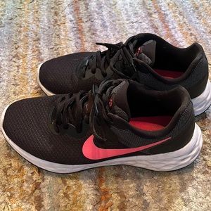 Nike Women's Revolution6 Next Nature Running Shoes US Size 7